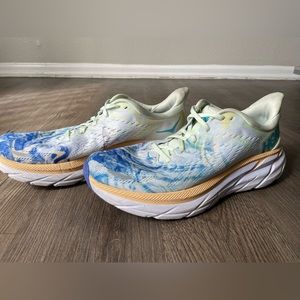 HOKA Clifton 8